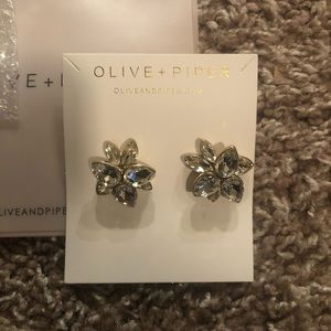 NWT Olive + Piper earrings